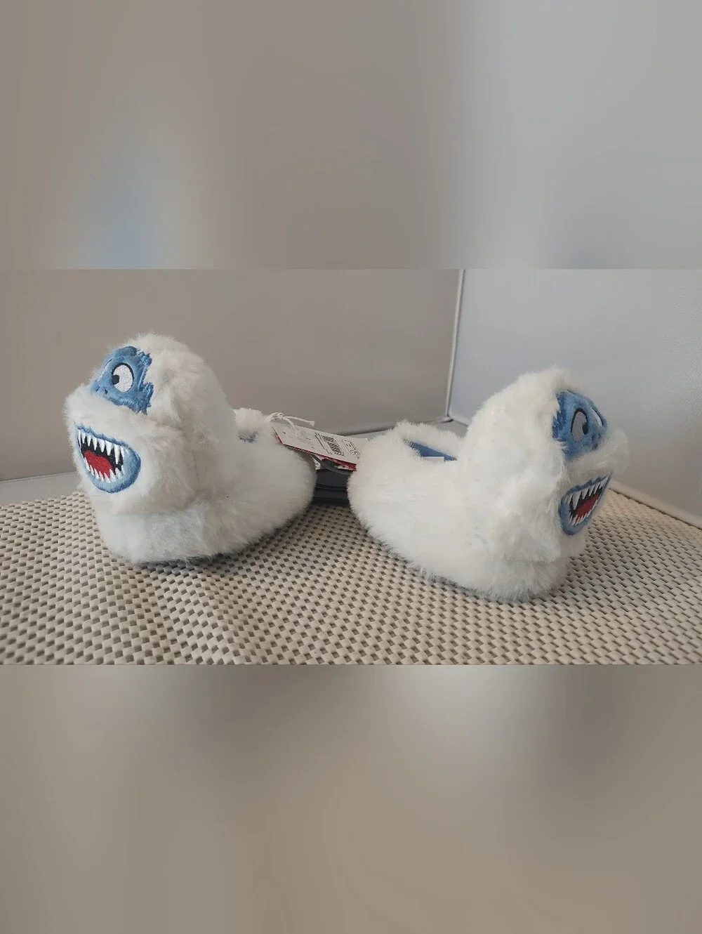 Toddler Size 2 Slippers Yeti Snowman Plush NWT